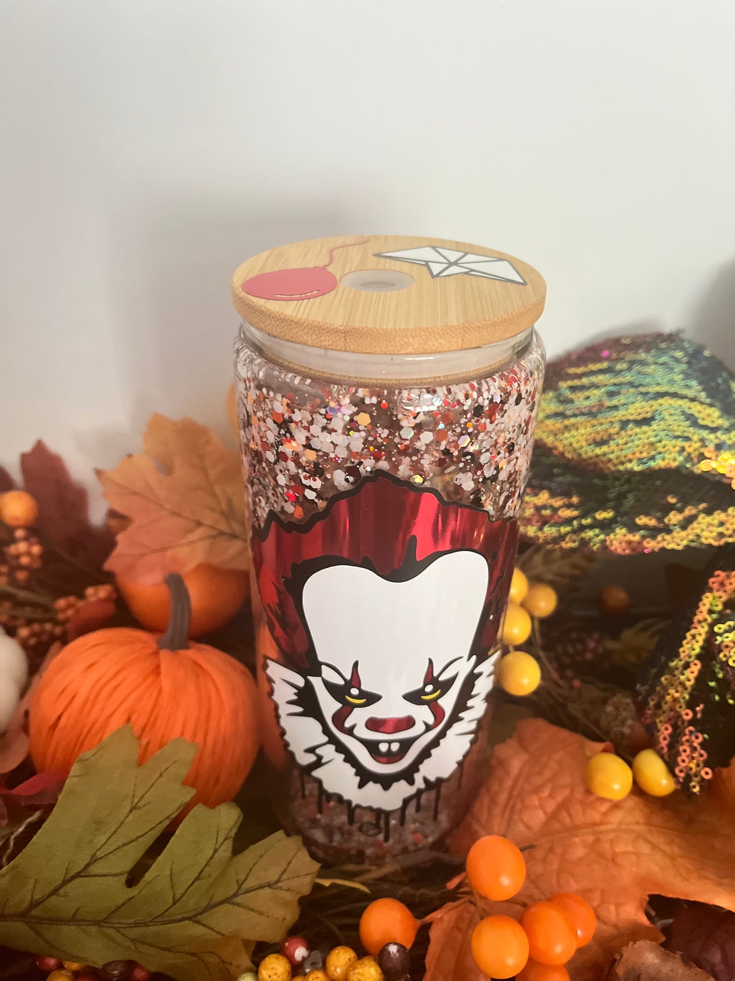 Clown glass can snowglobe